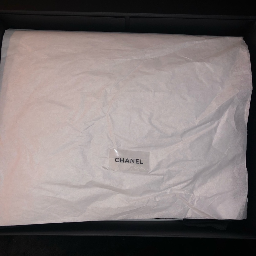Chanel gold and silver stud crossbody bag - Picture 9 of 15
